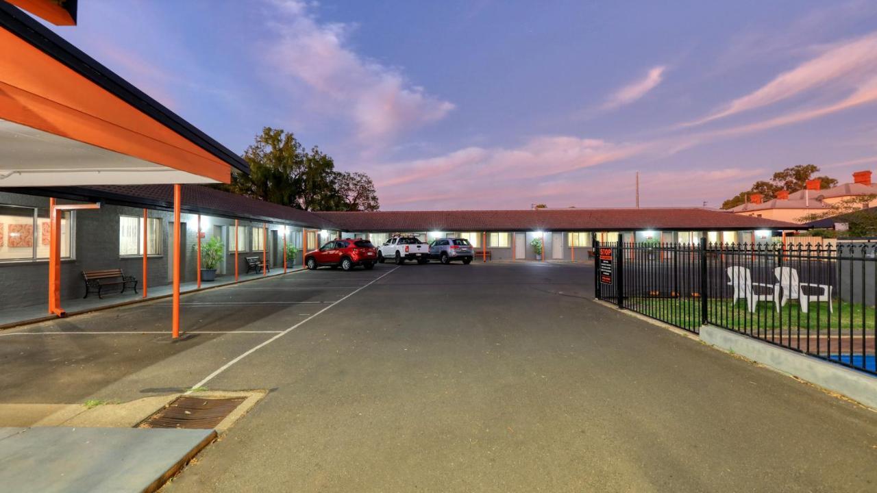 Country Leisure Motor Inn Dubbo Esterno foto